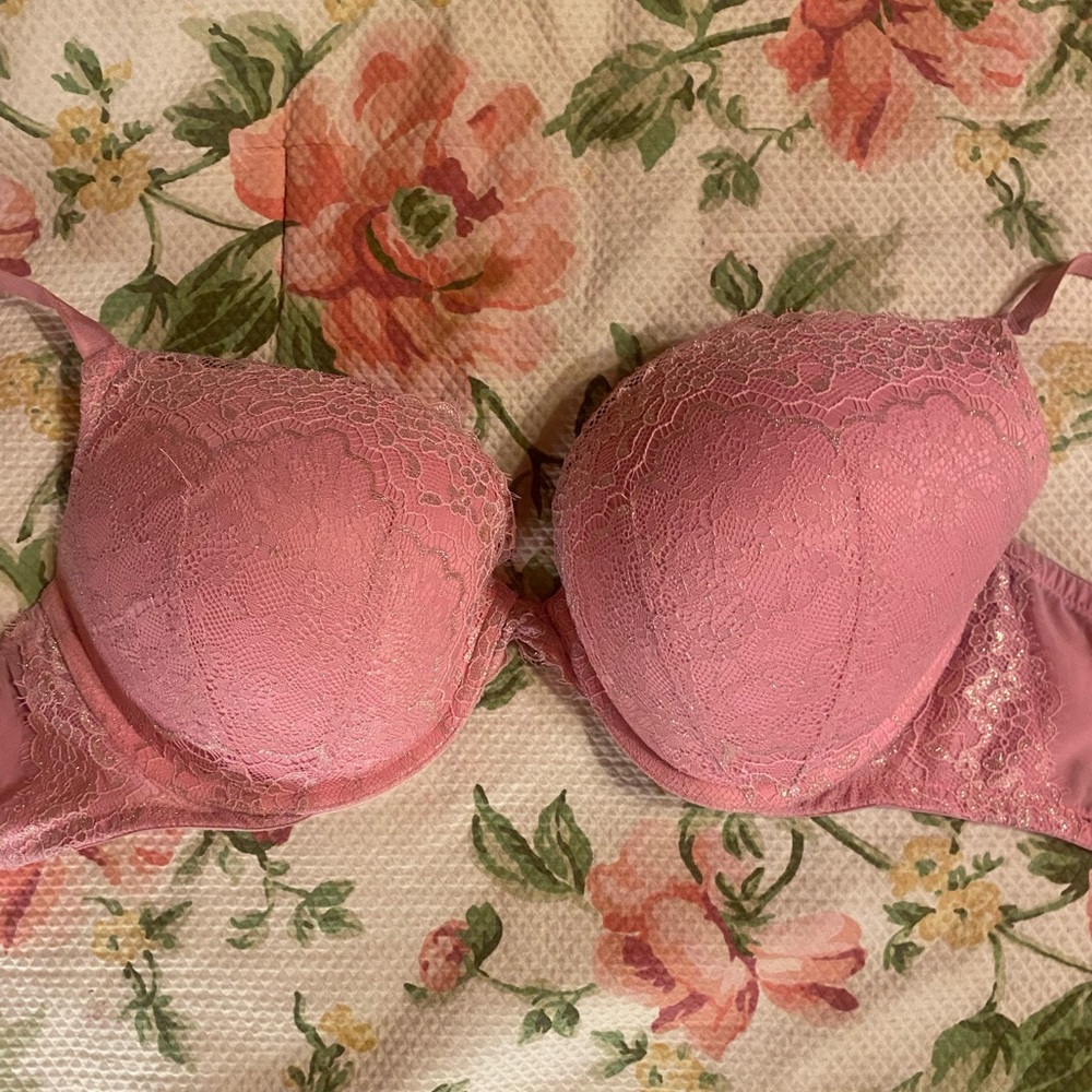 Victoria’s Secret’s Dream Angels Push-Up Bra. Size 36DD
